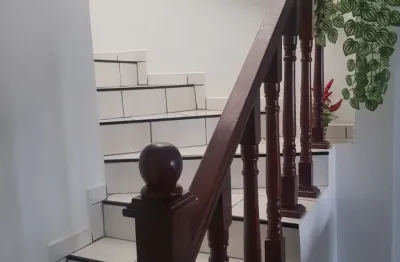 Sobrado de 2 dormitório(s) e 1 suíte(s) no bairro flórida, praia grande