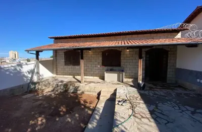 Casa com 2 quartos para alugar na glocínia, 1, santo andré, belo horizonte por r$ 3.500