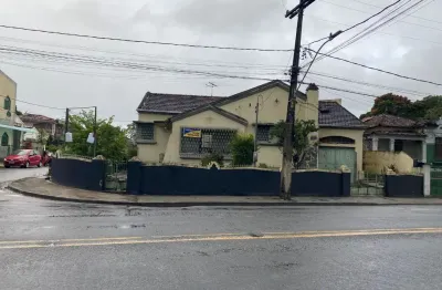 Casa de esquina na av. dr. josé rufino - ampla e com anexo