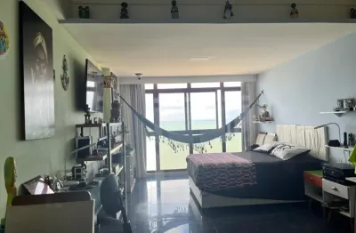Apartamento alto padrão reformado à venda – beira-mar