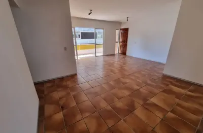 Excelente ap no 2º andar em boa viagem - 125m², suíte, financiamento - fachada nova!