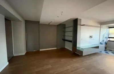 Apartamento de Luxo com Vista para o Mar  Totalmente Reformado | 105m² | 3 Quartos