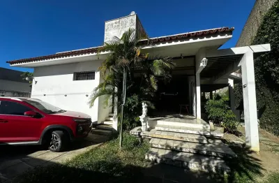 Excelente casa em candeias - 290m² de área construída em terreno de 495m²