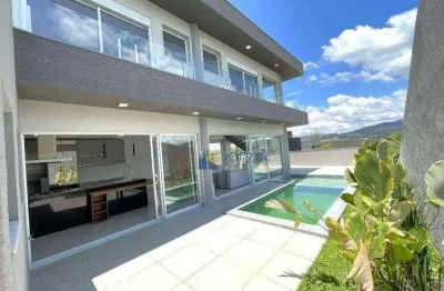 Sobrado para venda / locação com 3 suítes com closet e varanda, piscina, quintal gramado em condomínio tipo clube vale das águas em bragança paulista