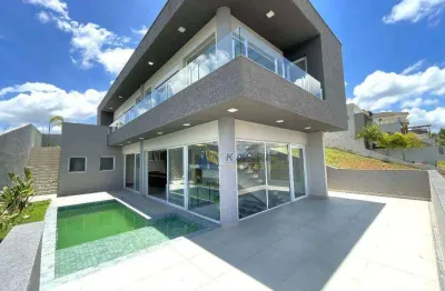 Sobrado para venda / locação com 3 suítes com closet e varanda, piscina, quintal gramado em condomínio tipo clube vale das águas em bragança paulista