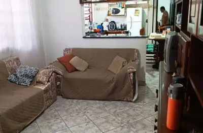 Casa germinada bairro de vila mirim a 200 metros da praia