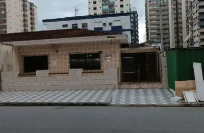 Casa bairro vila tupi com cômodos amplos e aconchegantes