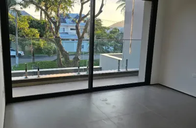 Casa em condomínio fechado com 4 quartos à venda na Rua Ivaldo de Azambuja, 20, Barra da Tijuca, Rio de Janeiro