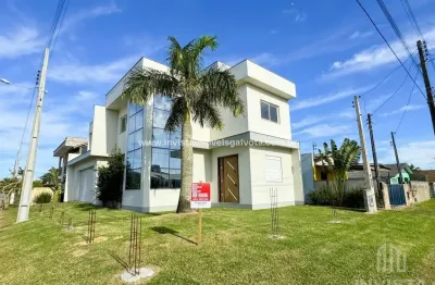 Casa á venda com 4 dormitórios no bairro Centro em Balneário Gaivota / SC