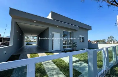 Casa á venda com 3 dormitórios no bairro Janaina  em Balneário Gaivota / SC