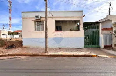 Casa a venda em vila falcão, 3 quartos, 2 banheiros, 3 vagas de garagem, próximo a paróquia s. benedito