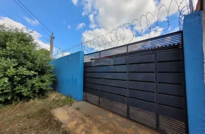 Chácara à venda - vale do igapó com 2 quartos, 1 sala 1 cozinha, 2 banheiros, área gourmet com 1 churrasqueira e piscina otímo imóvel