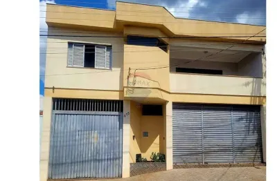 Casa sobrado a venda 3 quartos, garagem para 2 carros, proximo ao ginasio panela de preção