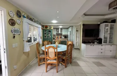 Casa com 4 quartos à venda na Rua Francisca Moreira, 13, Ponta de Baixo, São José por R$ 1.428.000