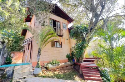 Casa com 2 quartos à venda na servidão aparício sinfronio pereira, 204, rio tavares, florianópolis por r$ 1.300.000