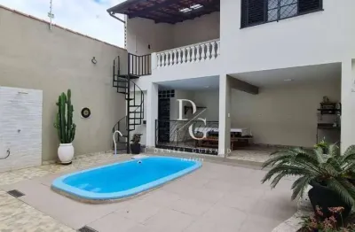 Sobrado com 3 dormitórios à venda, 330 m² por r$ 1.200.000,00 - centro - taubaté/sp