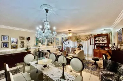 Sobrado com 4 dormitórios para alugar, 350 m² por R$ 8.357,60/mês - Centro - Taubaté/SP