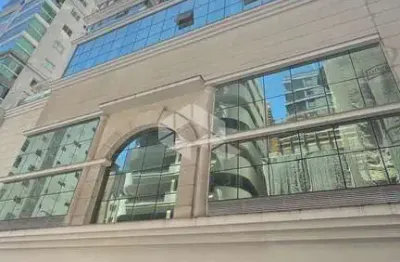 Apartamento com 4 quartos à venda na Rua 238, 165, Meia Praia, Itapema