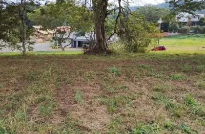 Excelente topografia ,possui 1000 metros quadrados em recanto santa barbara - jambeiro - sp