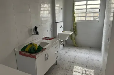 Piso e azulejos novos cozinha gabinete e pia nova , pintura novas , em fazer de acabamento da reforma,boa localização ,proximo ao super mercado barbosa , escola , farmácia , UBS , açougue