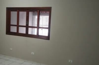 Linda casa 3 dormitórios sendo 1 suite , excelente localização.