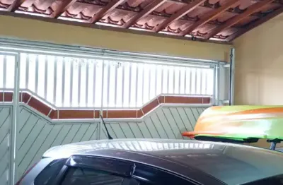 Linda casa jardim paraiso com 3 dormitorios ,sendo 1 suite , proximo xe escola , farmacia ,mercado etc