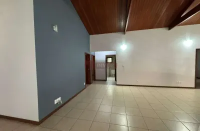 Condomínio taubaté village - sobrado à venda com 4 dormitórios sendo 1 suíte em taubaté/sp.