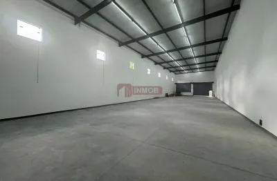 Galpão comercial  para locação com 427m² prox. a max atacadista - taubaté/sp.