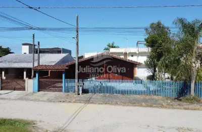 Casa à venda com 3 quartos e piscina - barra do saí