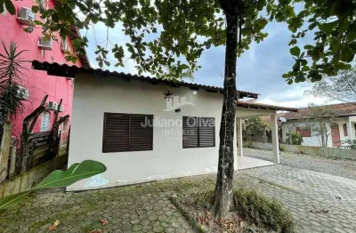Casa à venda à 200m do mar  - ao lado do riviera santa maria