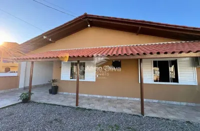 Casa com edícula a 200 metros do mar, barra do saí - itapoá/sc