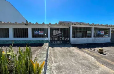 Sobrado à venda  com ponto comercial e 3 quartos - sai mirim
