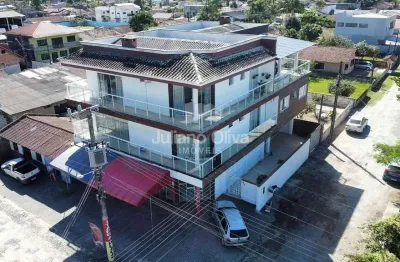 Prédio comercial com 3 apartamentos- itapema do norte