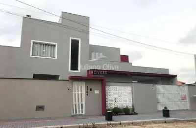 Sobrado residencial com ponto comercial á 550m do mar