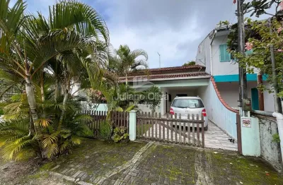 Casa com 2 quartos à venda na Rua Américo Vespúcio, Barra do Sai, Itapoá
