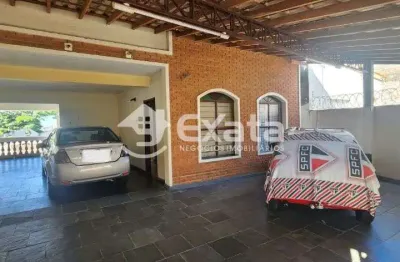 Casa com 3 quartos à venda na Rua Vicente Florio, 108, Vila São Caetano, Sorocaba