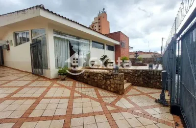 Casa terrea com 04 quartos 01 suite para fins residenciais ou comerciais a venda com 398,43 m2 e terreno de 780,00 m2 na regiao central de sorocaba!