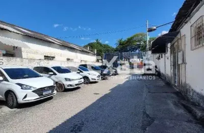 Excelente ponto comercial, para venda estacionamento com lanchonete a frente!
