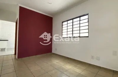 Otima casa a venda no jardim sandra, oportunidade para uma renda de aluguel!