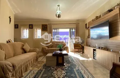 Casa com 3 quartos à venda na Vila Trujillo, Sorocaba 