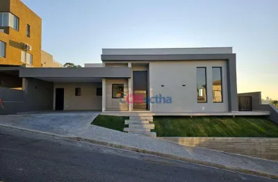 Casa térrea com excelente padrão de construção e lazer completo