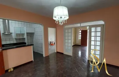Casa com dois dormitorios em madeira de lei e vaga de garagem em palhoça/sc.