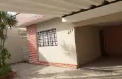 Casa independente 3 dormitórios maracanã praia grande