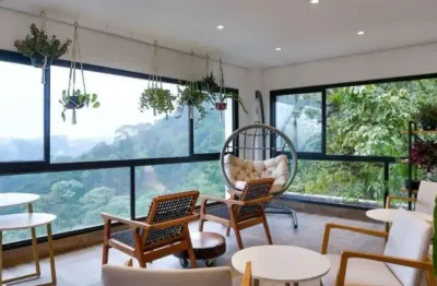 A melhor vista das montanhas com linda piscina aquecida com borda infinita. carpe diem boutique spa