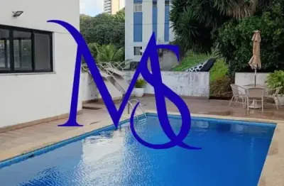 Excelente apartamento 2/4 semi-mobiliado, varanda, nascente e piscina!