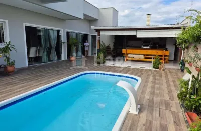 Casa alto padrão à venda no bairro universitário em tijucas/sc