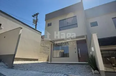 Sobrado geminado à venda no bairro tomaz coelho em brusque/sc