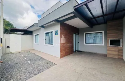 Casa com 03 dormitórios (sendo 01 suíte) no balneário saí mirim!