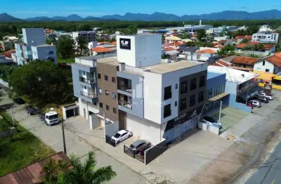 Apartamento semi mobiliado e com 03 Dormitórios (Sendo 01 Suíte)!