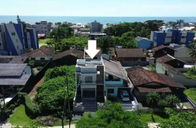 Sobrado alto padrão com piscina e 03 dormitórios (01 suíte)